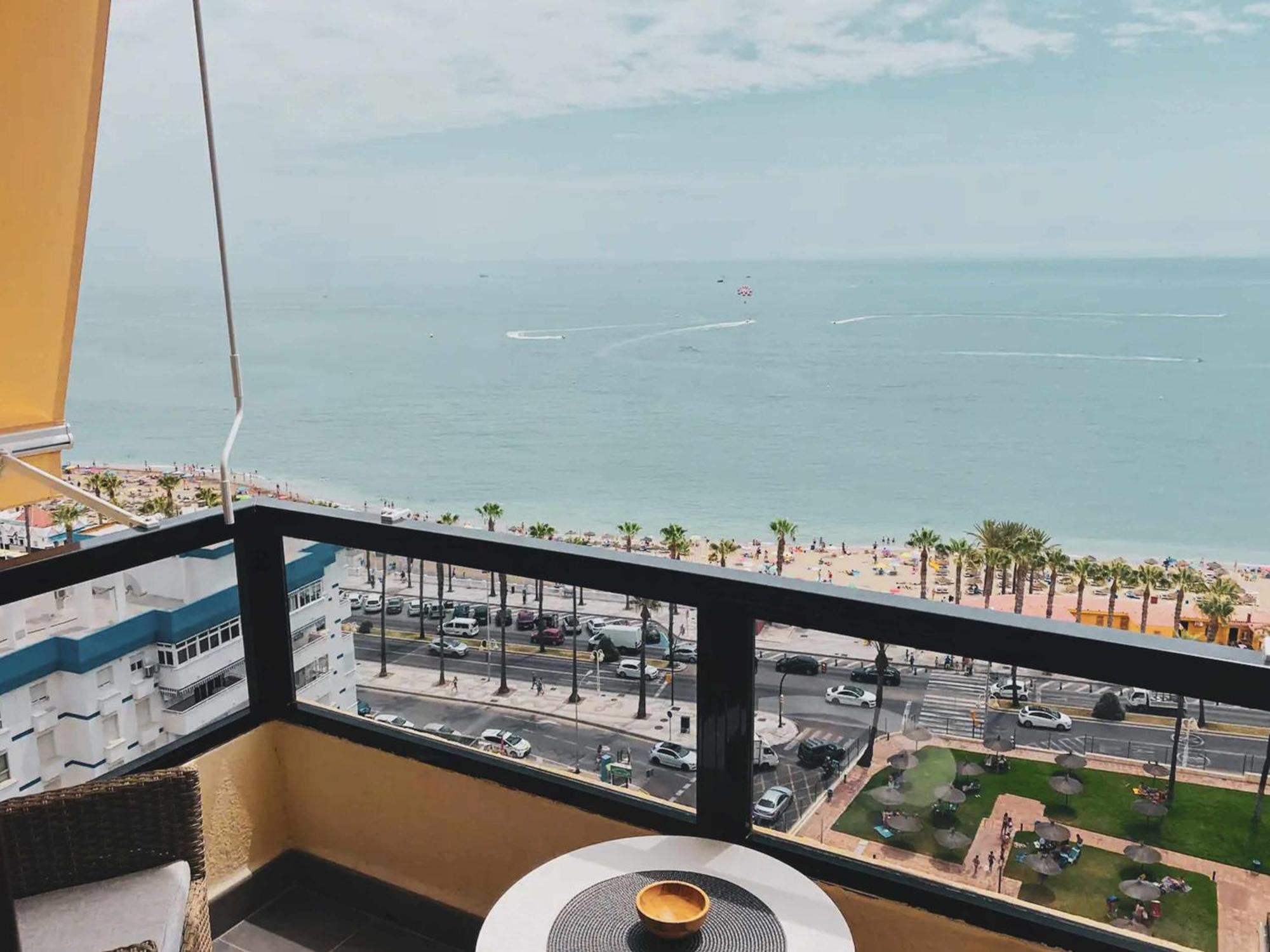 Precioso Apartamento En Primera Linea De Playa Бенальмадена Экстерьер фото